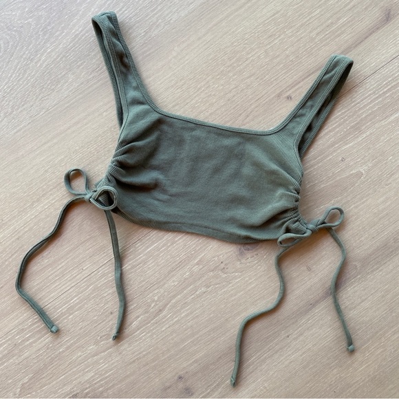 ASOS Design 2-pack Crop Tops Sizes US 2/4 in Khaki and Mint - Picture 2 of 16